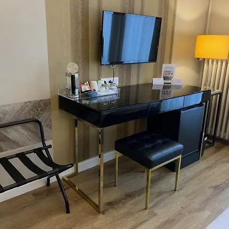 מלון Grand Du Tonneau D'or בלפורט